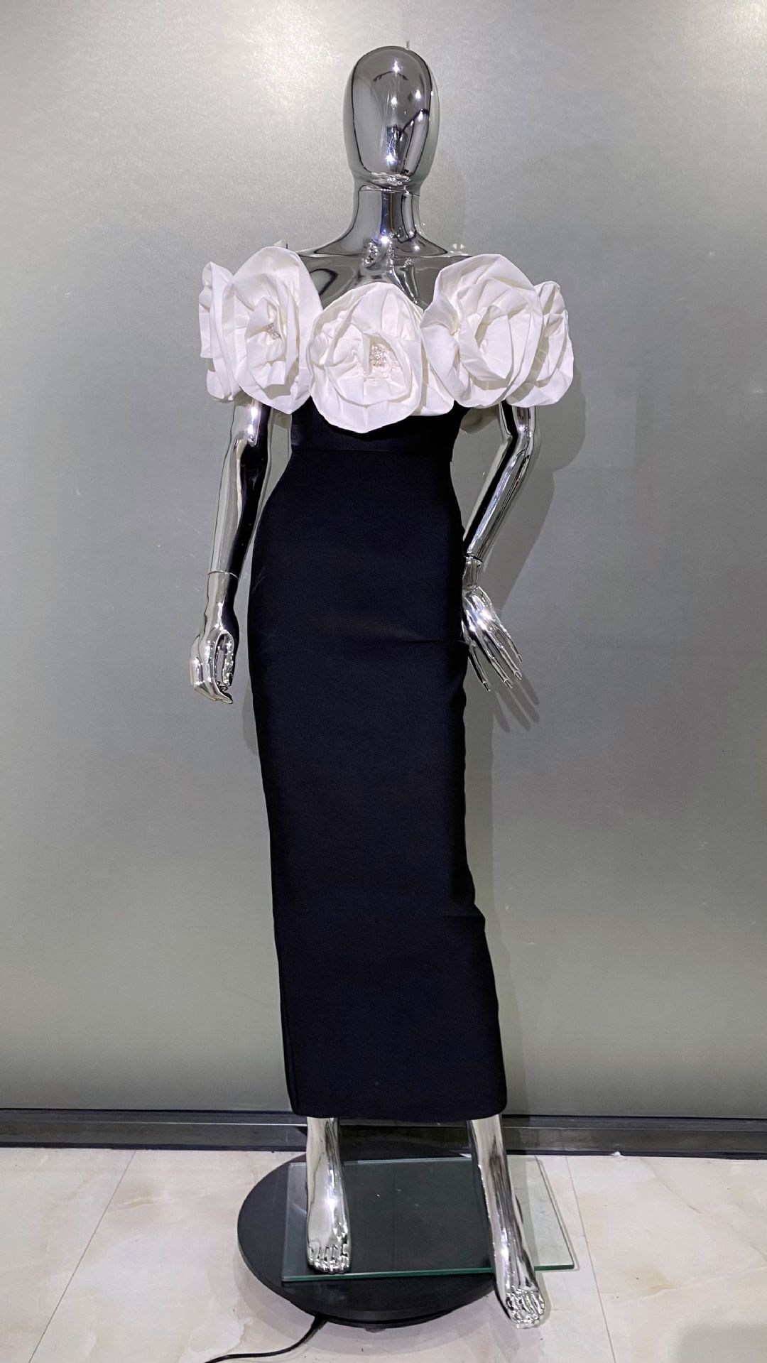 2025 hot selling 3D large flower off shoulder tight dress, fashionable and elegant party trend bandage dress, new designer dress