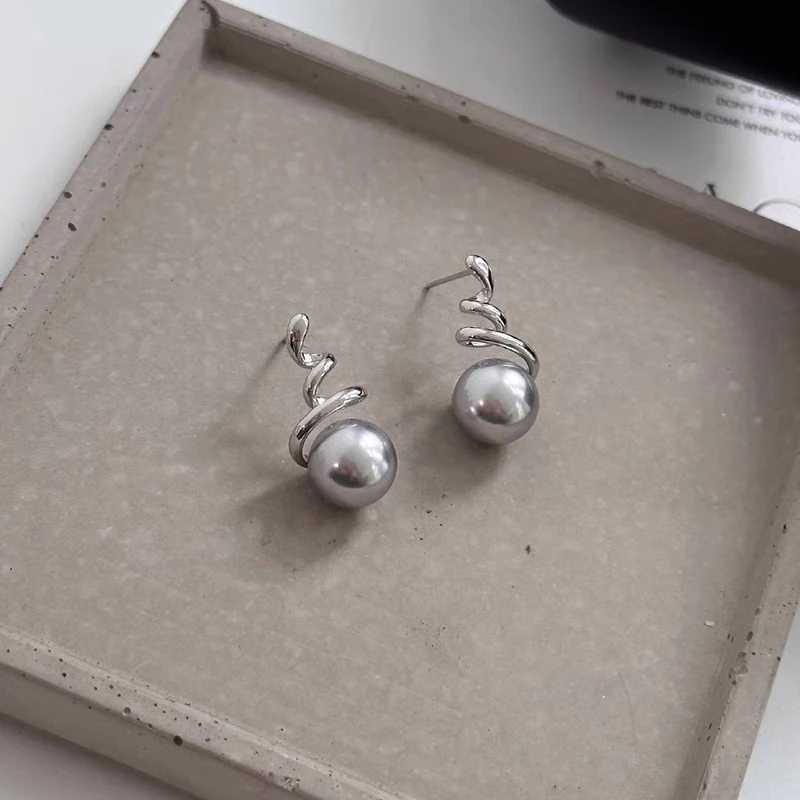 Vintage Gray Imitation Pearl Pendant Earrings for Women Girls Metal Twisted Pearl Personality Earrings Party Jewelry Daily Wear Y250804