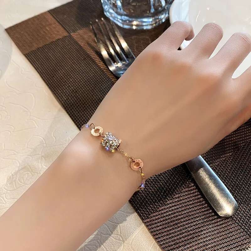 Fashion Small Waist Bracelet Women, Light Niche Design, High-end Simple Bracelet, Exquisite Forest Style Jewelry for Best Friends