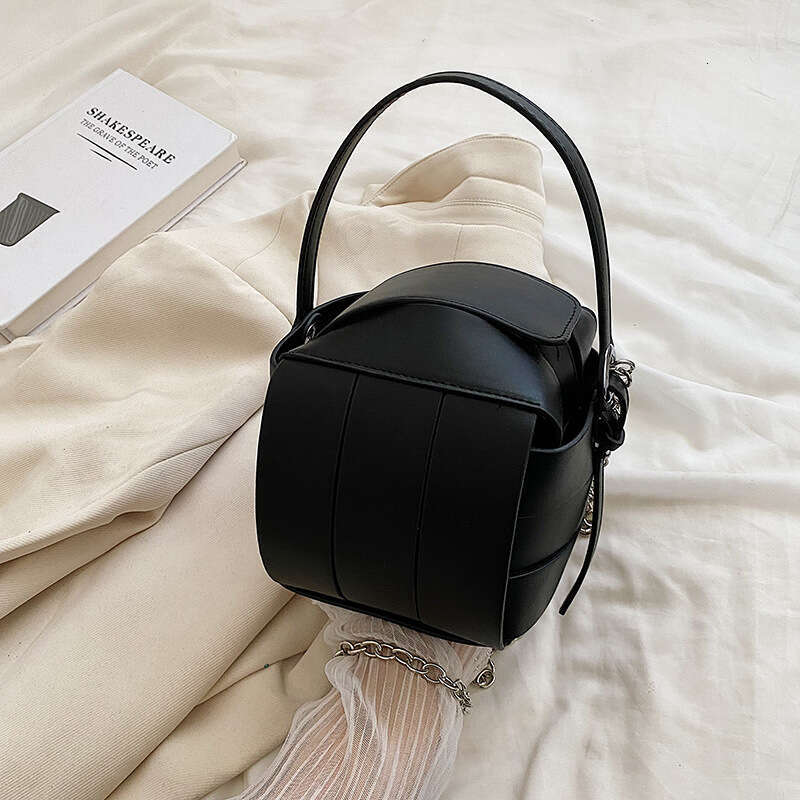 Trendy Niche Design Small for Women Summer New Fashion Versatile Chain Crossbody Bag High-end Handbag