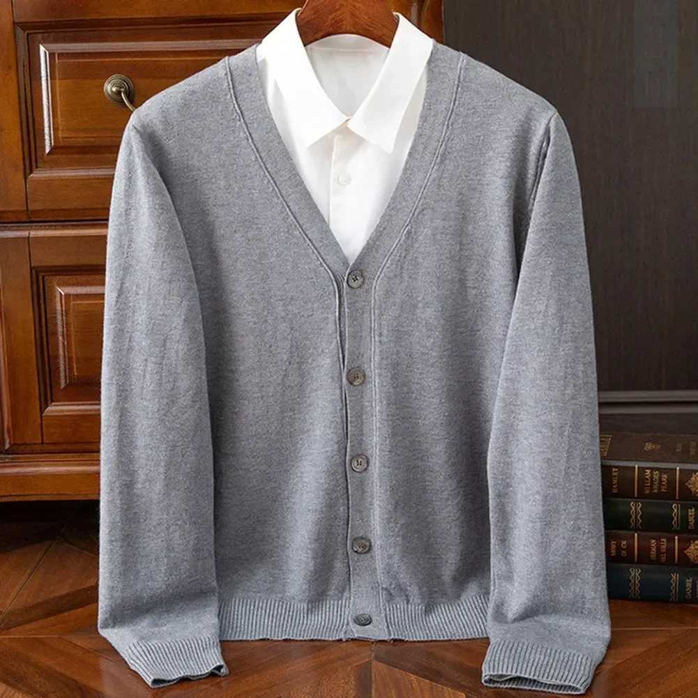 Autumn Mens Knitted Cardigan Thin V-neck Basic Elastic Slim Fit Thin Sweater Khaki Gray Black Navy Casual Cardigans Sweaters XJ250805