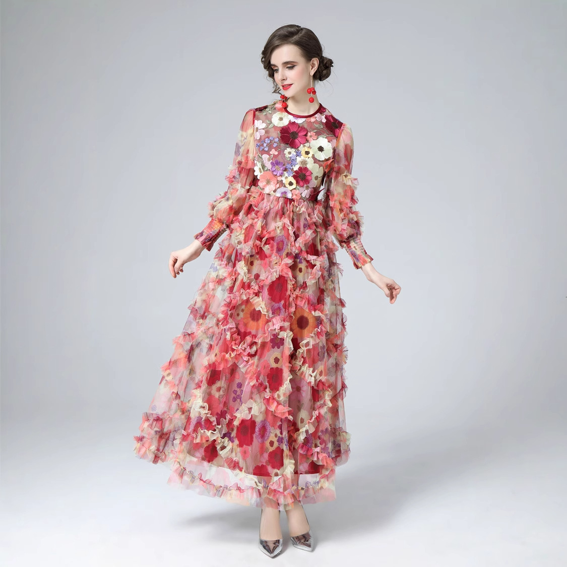 2025 Spring and Autumn European and American style women's S new long sleeved round neck slim fit trumpet embroidered flower trend long skirt new