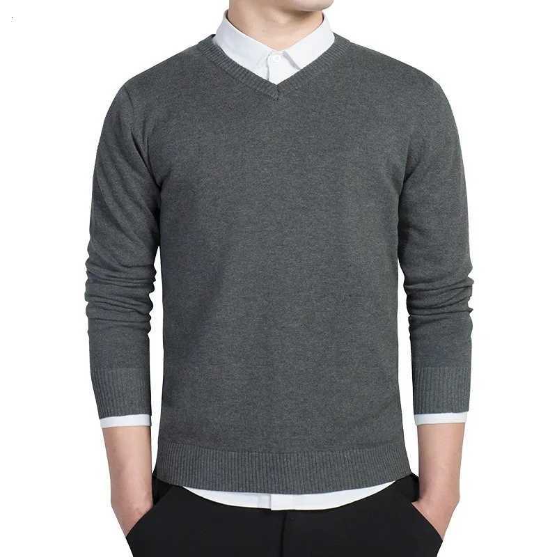100% Cotton Sweater Men Long Sleeve Pullovers Casual V-Neck Solid Color Knitted Sweaters Tops Men Plus Size Slim Navy Sweater Men XJ250805