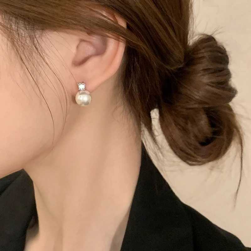 2025 New Simple and Round Pearl Pendant Stud Earrings Jewelry for Girls or Womens Elegant Accessories for Daily Wear Earrings Y250804
