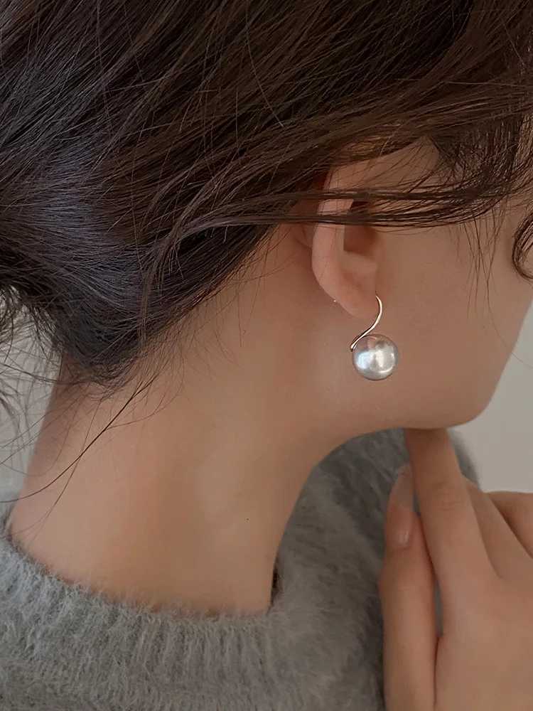 Trendy Simple Gray White Pearl Earrings for Women Exquisite S925 Silver Needle Studs Sweet Elegant Party Jewelry Wedding Gifts Y250804