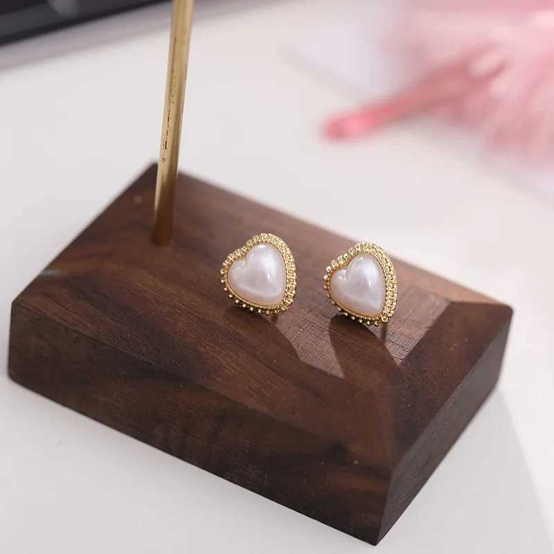 imitation Pearl Heart Stud Earrings for Women Sweet Jewelry Romantic Simple Golden Small Love Earrings Valentines Day Gift Y250804