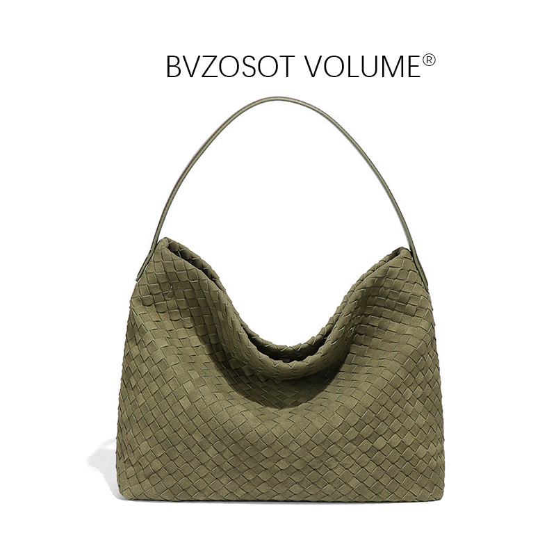 new Hand - knitted large - capacity matte underarm bag fashionable and textured versatile single - shoulder bag commuting bucket - shaped cross - body