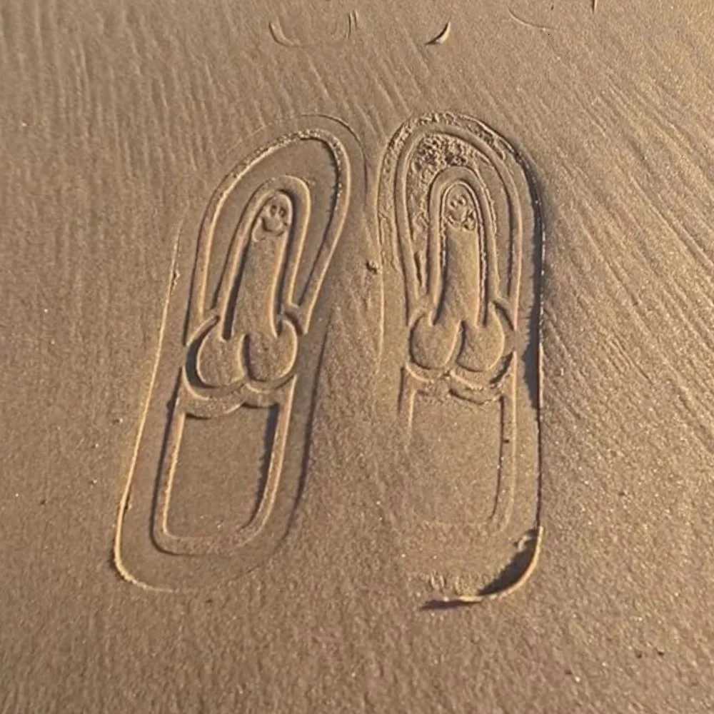 Hidden Penis Flops Funny Hidden Penis Flip Flops Parody Penis Summer Beach Comfort Non Slip Quick-Dry Mens Slippers Flip Flops W250805