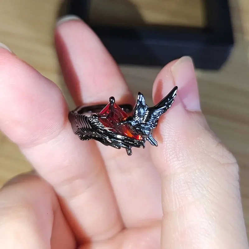 Game Love and Deep Space Sylus Crow Cosplay Ring Unisex Alloy Adjustable Opening Red Gem Rings Punk Jewelry Accessories Prop U250805