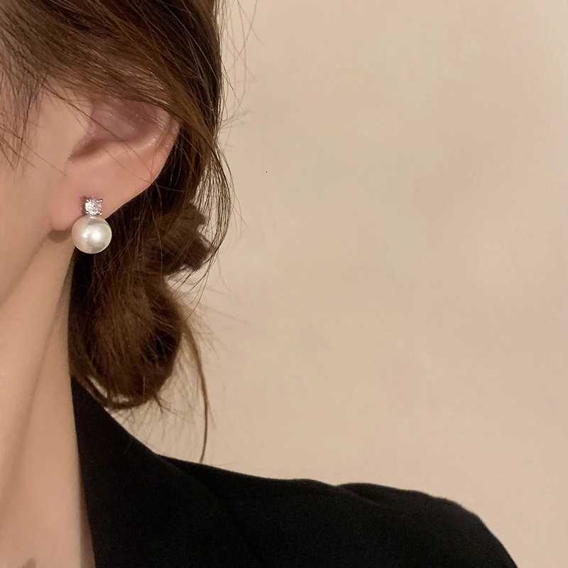 2025 New Simple and Round Pearl Pendant Stud Earrings Jewelry for Girls or Womens Elegant Accessories for Daily Wear Earrings Y250804