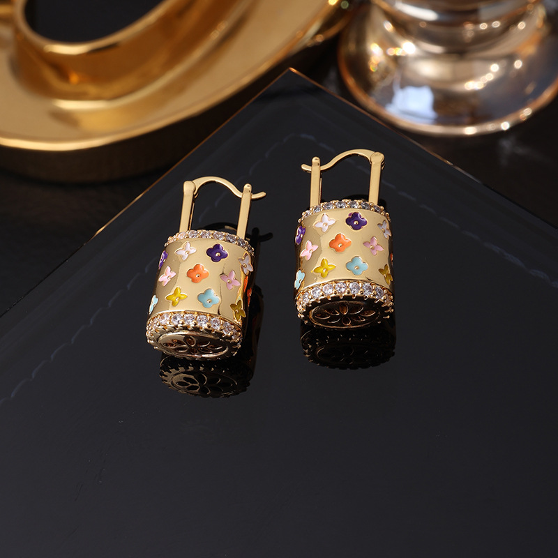 High Version Bag earrings Clover Diamond Designer earrings Lady vintage All match Elegant Stud Designer jewelry for women wedding party handbag earrings