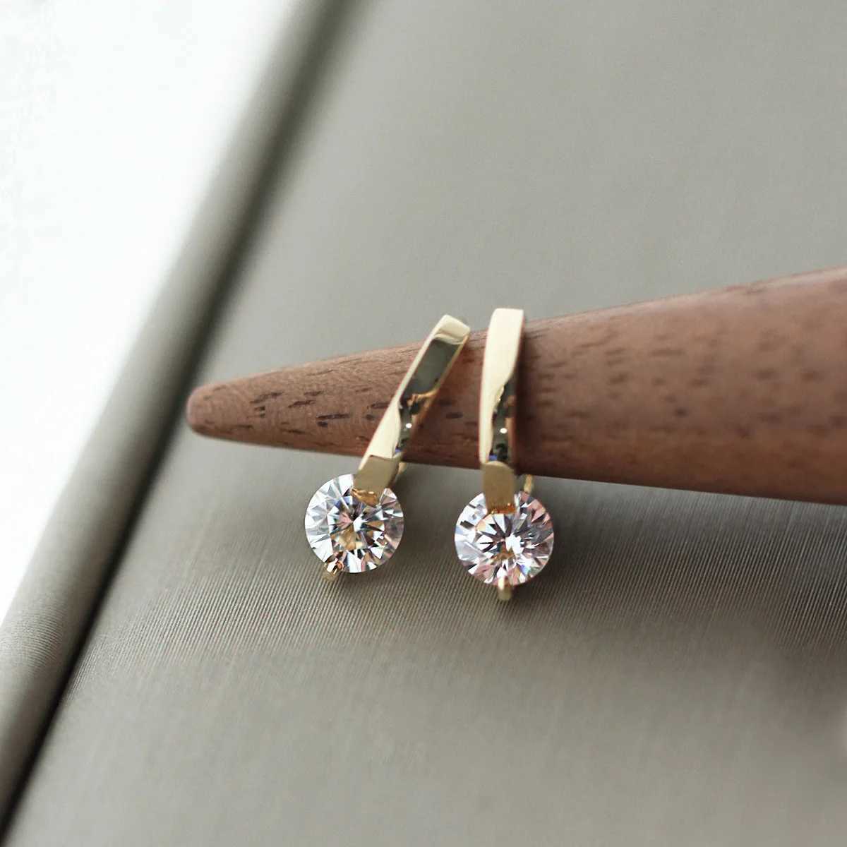 925 Silver Needle Simple Shiny Zircon Earrings Gold Plating Jewelry Crystal Stud Earrings for Women Y250804