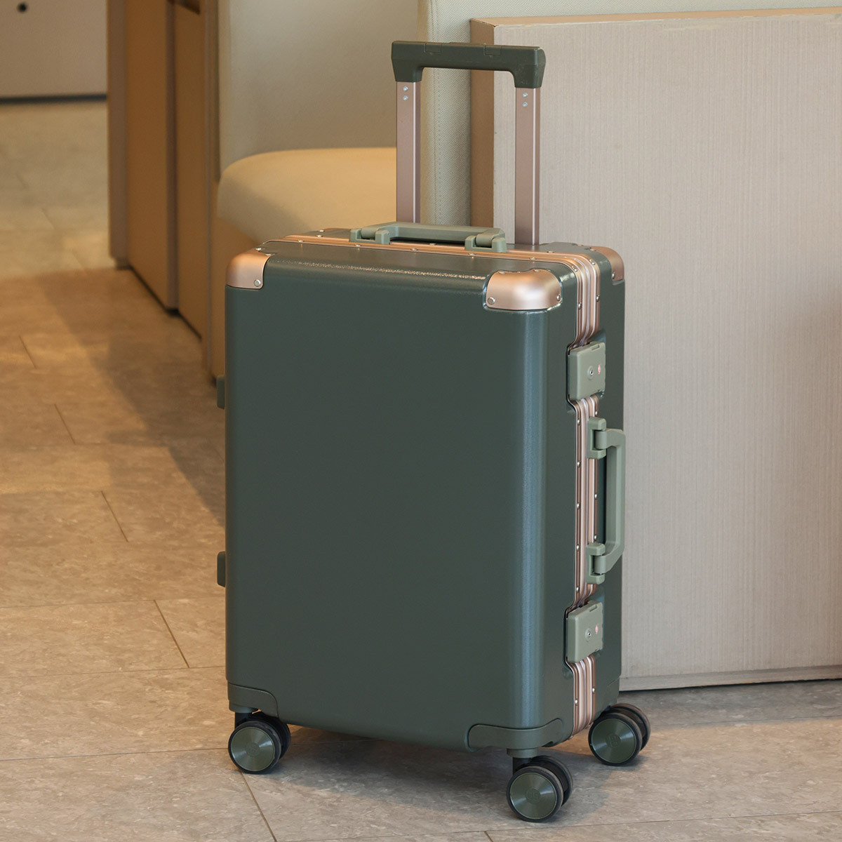 Metal box sturdy, durable, thick pull rod 20 password 24 aluminum frame large capacity 26 student 28 universal wheel white gray black