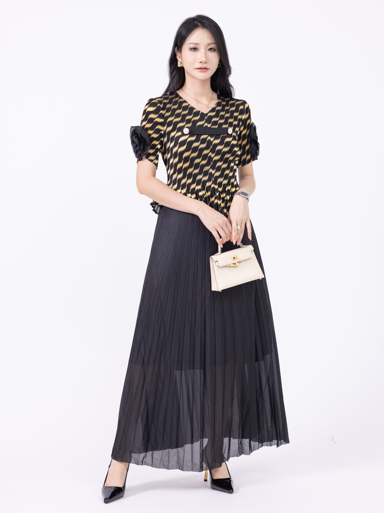 Dresses Elegant Two-Pleat Fake Dress with Gold Embossing Two pleated and gold-embossed fake dresses H250303