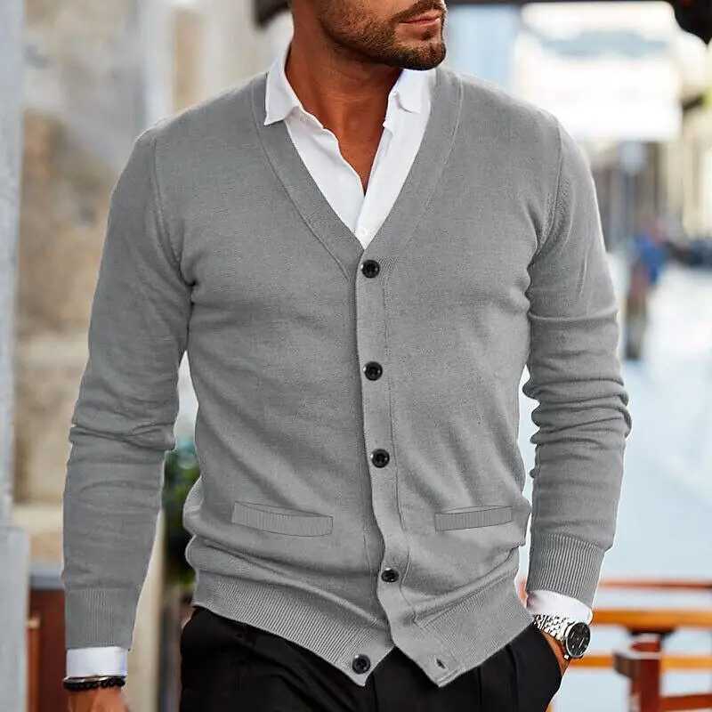 Spring Autumn Mens Solid Color Knitted Cardigan Fashion V-Neck Long Sleeve Slim Fit Sweater Coat with Pockets Men Knit Outerwear XJ250805