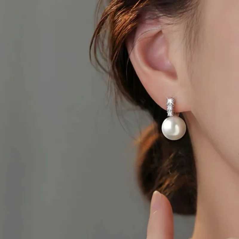 925 Silver Needle Pearl Earrings Light Luxury Cubic Zirconia New High-End Earrings 1 Pair of Elegant Ladies Earrings Y250804