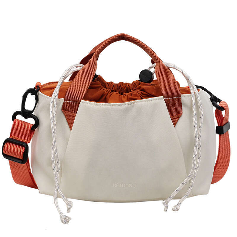 Casual Versatile Nylon Women New Lightweight Handheld Crossbody Bag Exquisite Super Popular Small Tote for Going Out