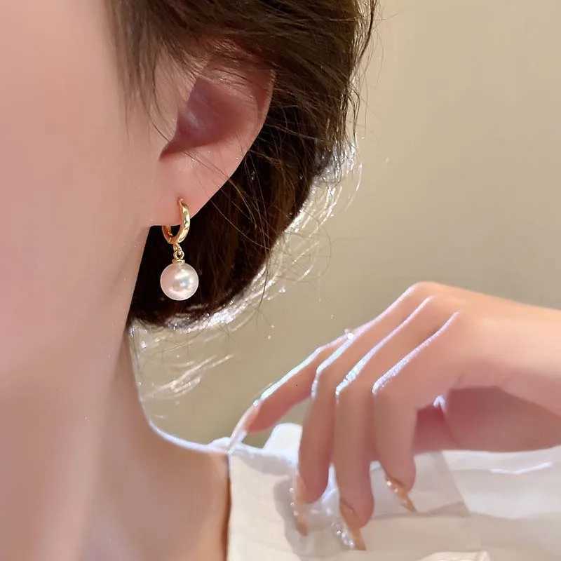 2025 New Fashion White Imitation Pearl Drop Earrings for Women Gold Color Tiny Huggies Hoops Earrings Wedding Jewelry Gift Y250804