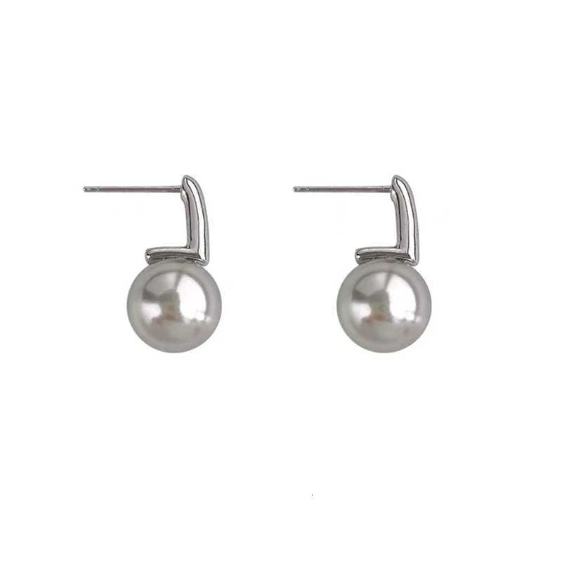 Vintage Light Luxury Gray Pearl Earrings for Women Fashion French Elegant Crystal Daily Wear Simple Jewelry Party Gifts Y250804