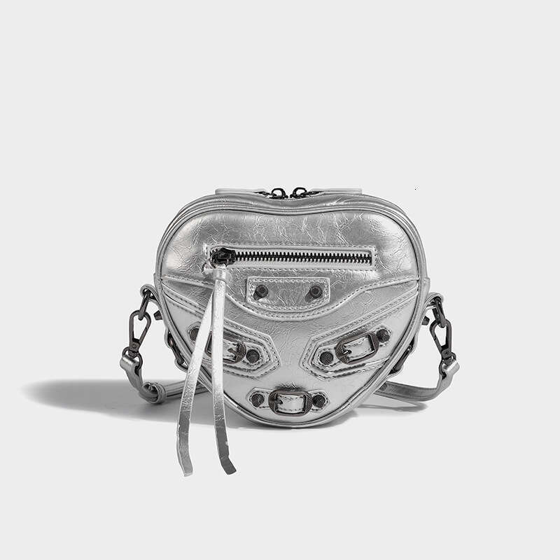 Spicy Girl Underarm Women's Shoulder Crossbody Motorcycle Heart Ladies Fashion Versatile Niche Chain Small Bag