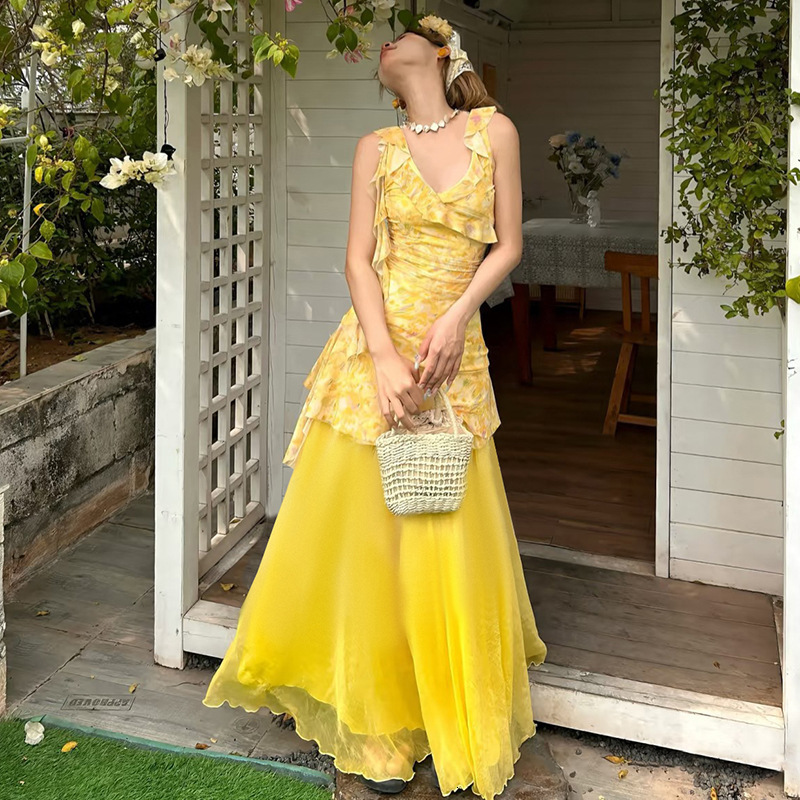 2025 Summer Dopamine Summer trend Sweet Vacation Style Ruffle Flower Dress Women's Waist Irregular V-neck Tank Top New Designer Dress