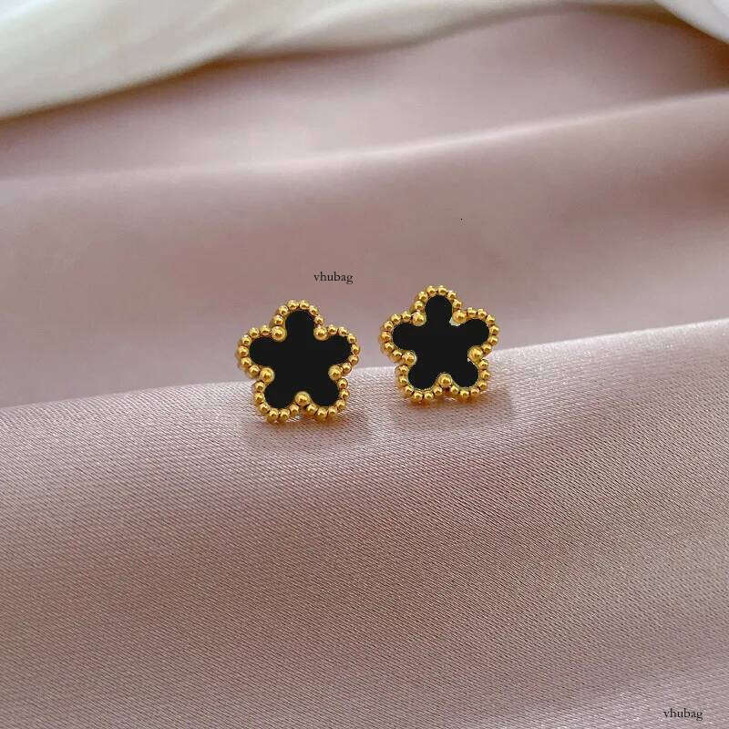 Elegant Titanium Five-Leaf Flower Stud for Women Ladies Designer Stainless Steel Five-leaved Clover Earrings Birthday Wedding Jewelry Gift