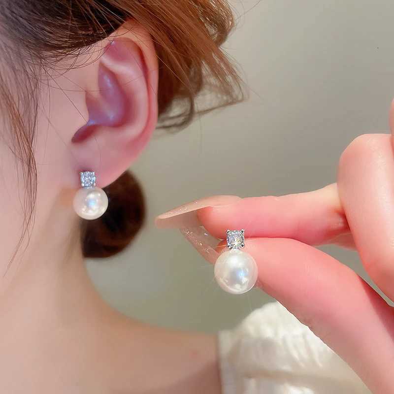 Luxury Black Imitation Pearl Earrings For Women Classic Elegant Temperament Crystal Zircon Stud Earrings With Gray For Banquet Y250804