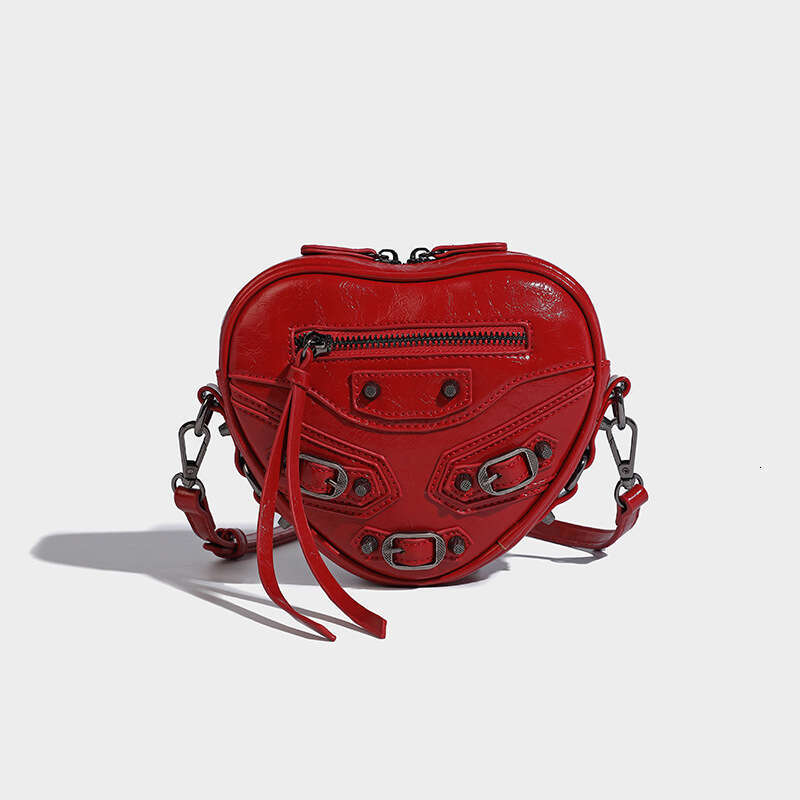 Spicy Girl Underarm Women's Shoulder Crossbody Motorcycle Heart Ladies Fashion Versatile Niche Chain Small Bag