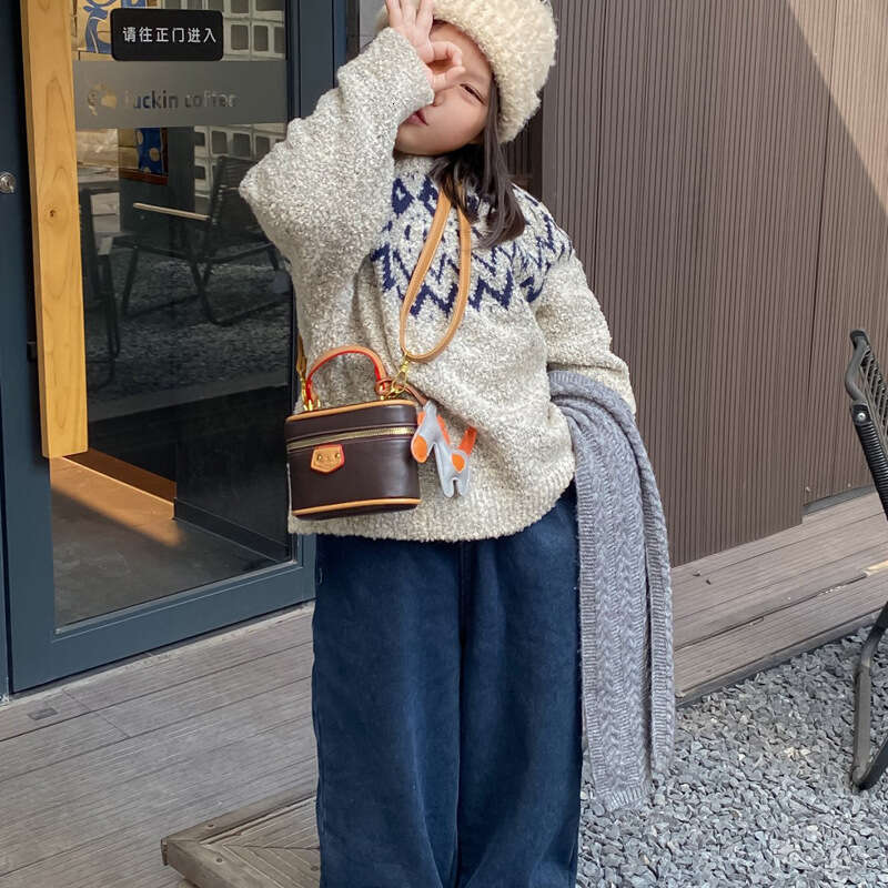 Children's Bucket for Girls, Crossbody Commuter Box Bag, High-End Niche Design, Women's Makeup Handbag, Trendy Small Bag