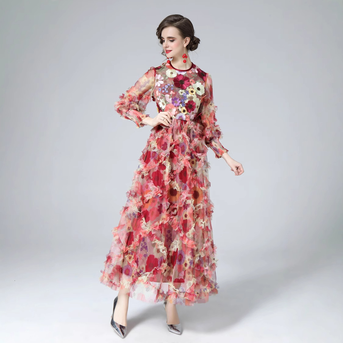 2025 Spring and Autumn European and American style women's S new long sleeved round neck slim fit trumpet embroidered flower trend long skirt new