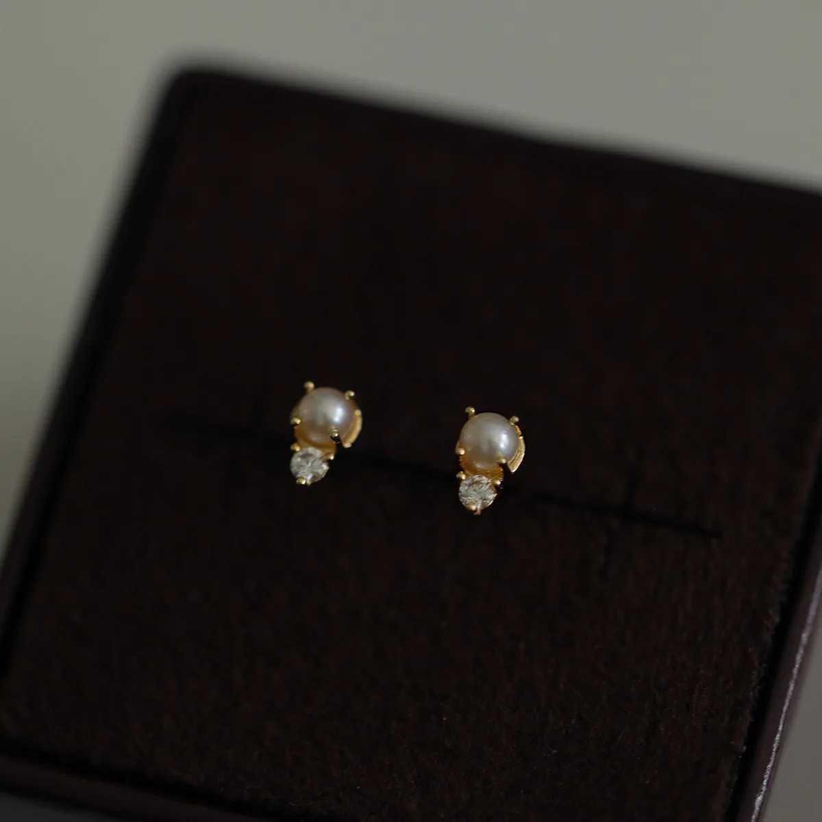 925 Sterling Silver Plated 14K Gold Mini Shell Pearl Zircon Earrings for Women Exquisite Party Jewelry Accessories Y250804