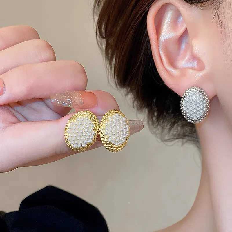 2024 New Trendy Pearl Oval Stud Earrings for Women Full Imitation Pearl Beads Gold Color Metal Side Cute Small Earrings Y250804