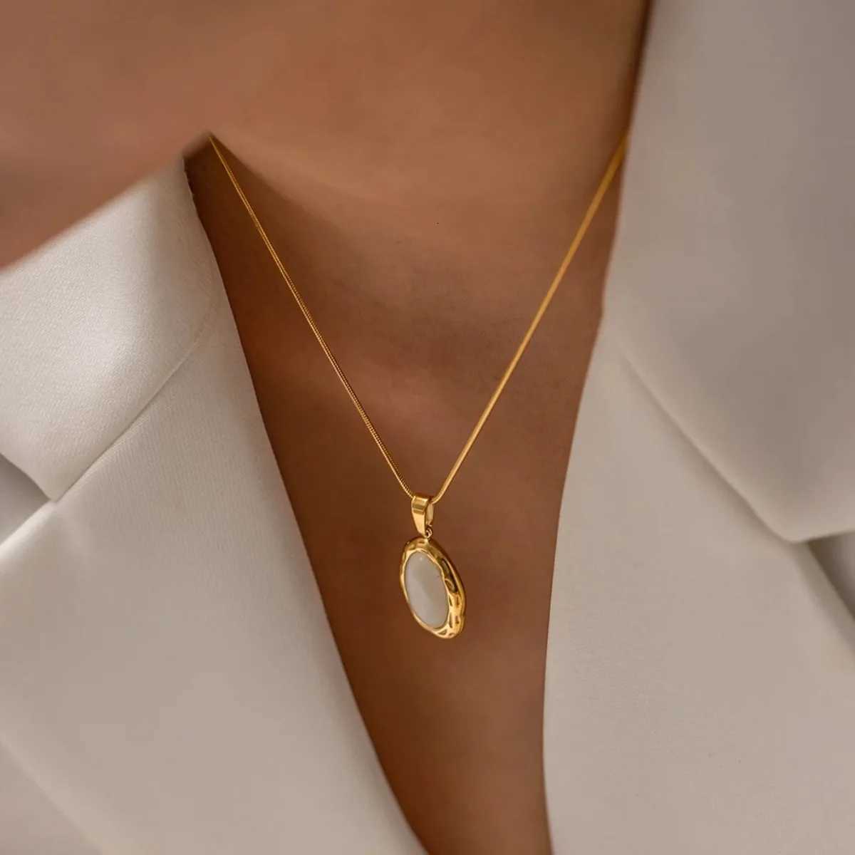 18K Gold Plated Stainless Steel Oval Shape White Cat Eye Opal Stone Pendant Necklace Fashion Jewelry Y250804