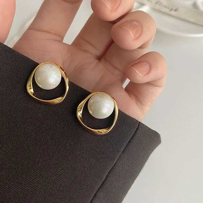 Imitation Pearl Earring for Women Gold Color Round Stud Earrings Korean Delicate Irregular Design Unusual 2023 Fashion Jewelry Y250804