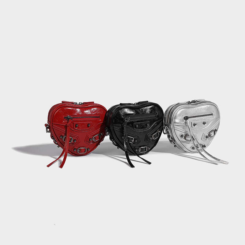 Spicy Girl Underarm Women's Shoulder Crossbody Motorcycle Heart Ladies Fashion Versatile Niche Chain Small Bag