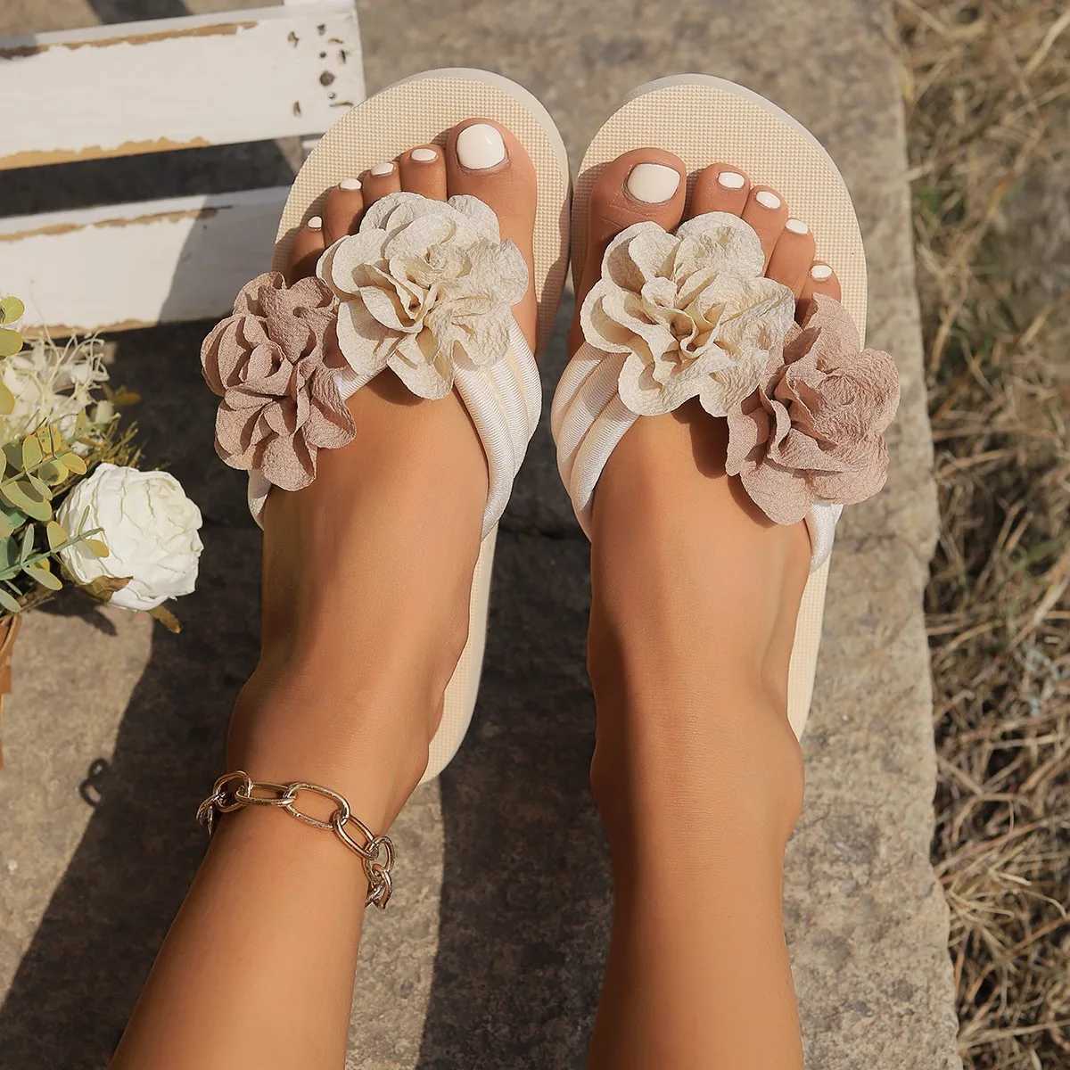 Beach Flip-flops Cute Flower Bow Decoration Casual Flat Slippers Shoes for Women Slides New Summer Slippers Outdoor W250805