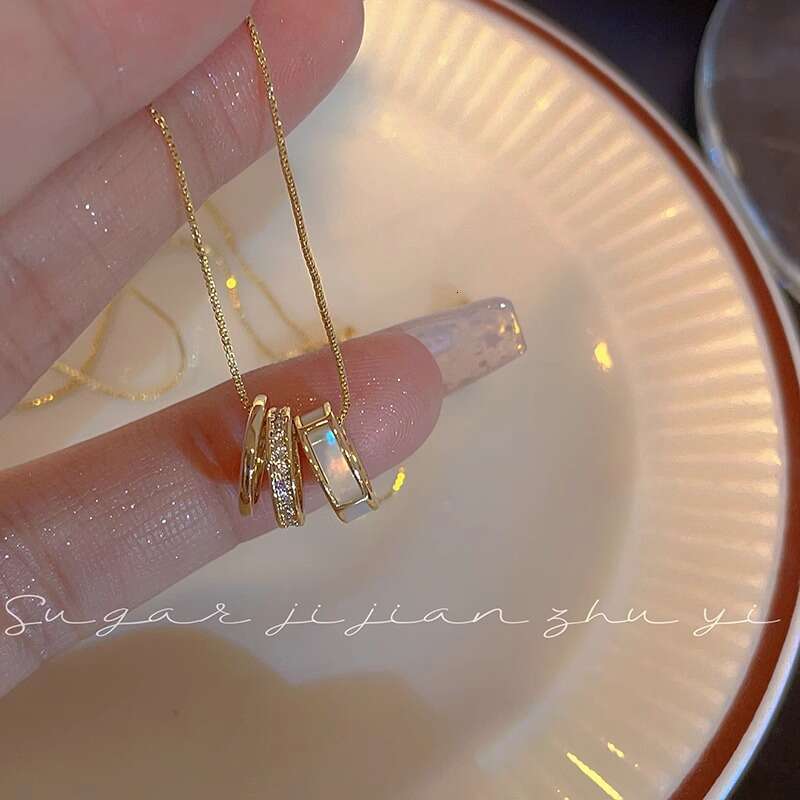 SUGAR Super Fairy Mother-of-Pearl Small Waist Necklace for Women Summer Light Niche Design Sense High-End Versatile Collarbone Chain