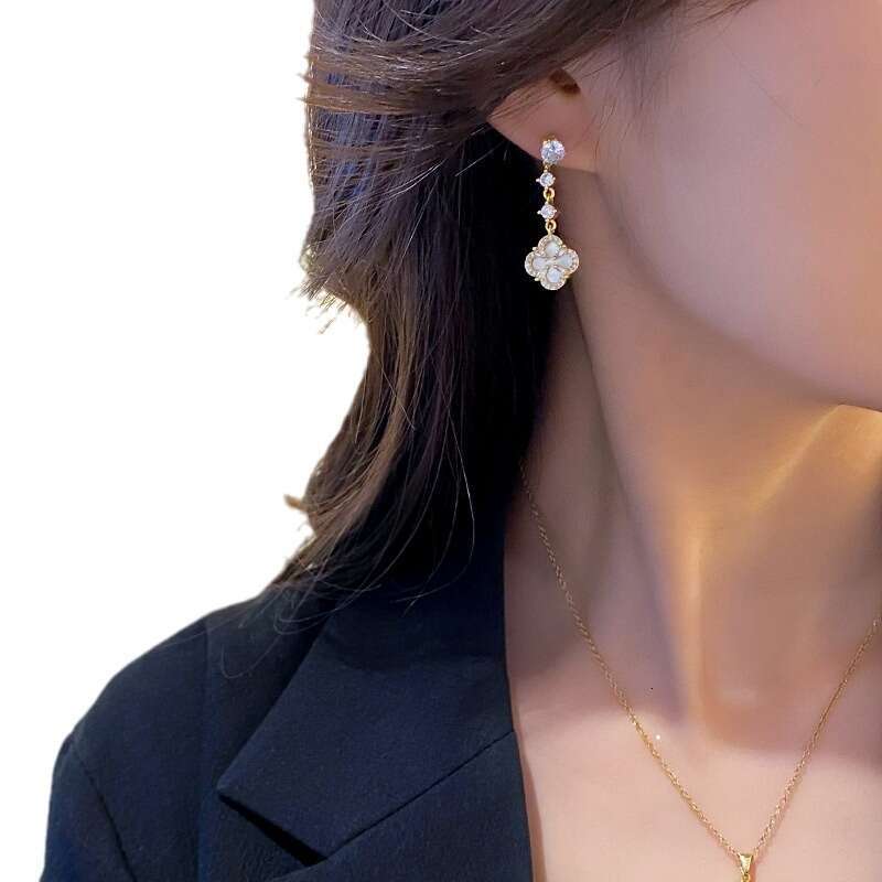 25 Luxury jewelry set designer bracelet necklace earrings Gold Plated Four-Leaf Clover Necklace Women's Earrings Bracelet Natural Shell Full Diam