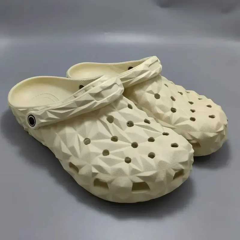 Classic Durian Cave Shoes Couple Mens Shoes Beach Shoes Baotou Flat Slippers Sandals Outdoor Coolers W250805