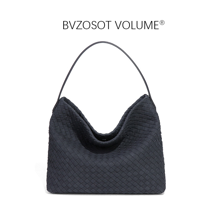 new Hand - knitted large - capacity matte underarm bag fashionable and textured versatile single - shoulder bag commuting bucket - shaped cross - body