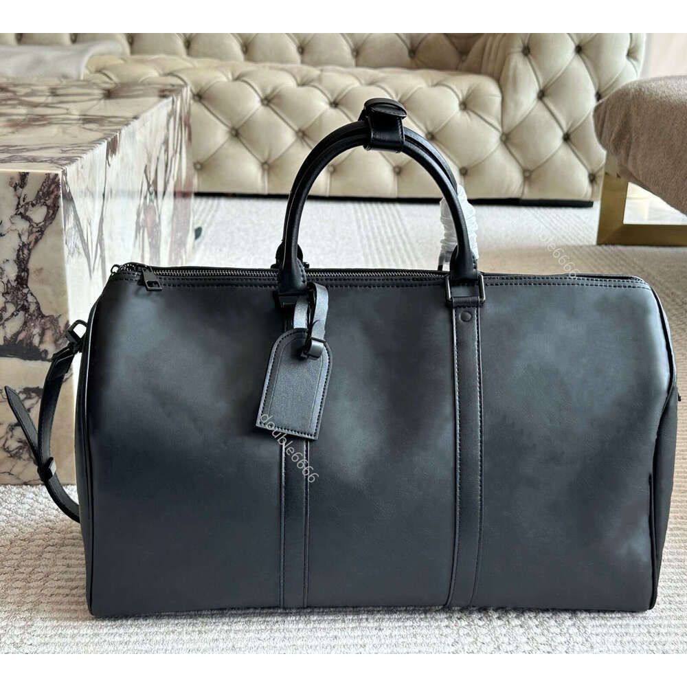 Designer Men's Leather Travel bag luxury Messenger Bag Durable Sports Briefcase Compartments duffel bag shoulder bag crossbody bag Outdoors Camping bag