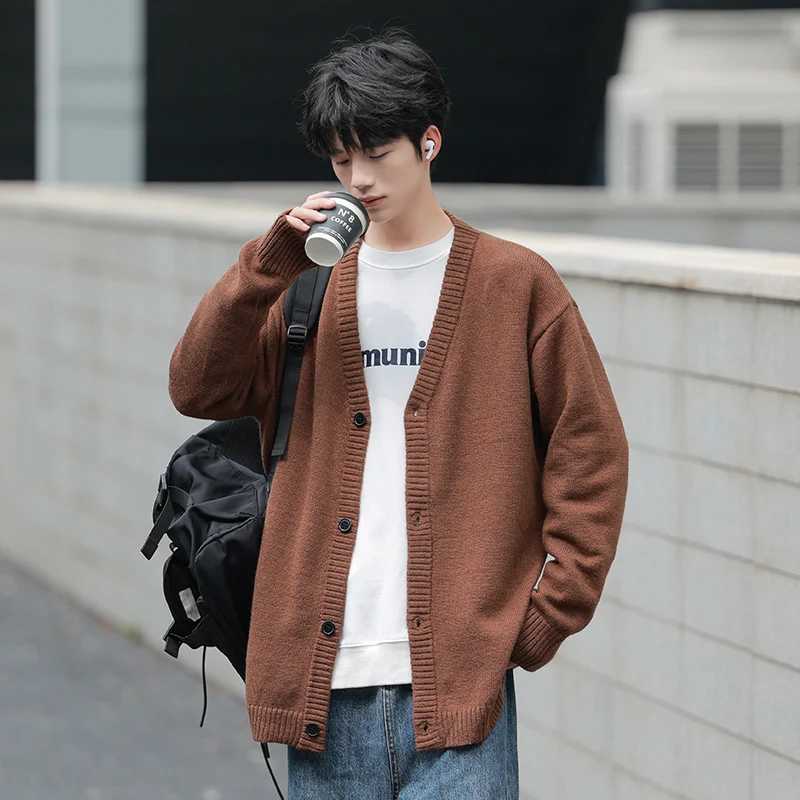 2024 Trend Korean Streetwear Cardigan for Men Autumn Winter Mens Clothing Knitted Sweaters Coats Cardigan V Collar XJ250805