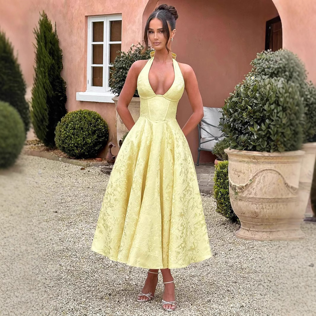 2025 European and American new V-neck camisole sleeveless jacquard tie waist vacation style dress high-end formal fashion trend in stock new designer 