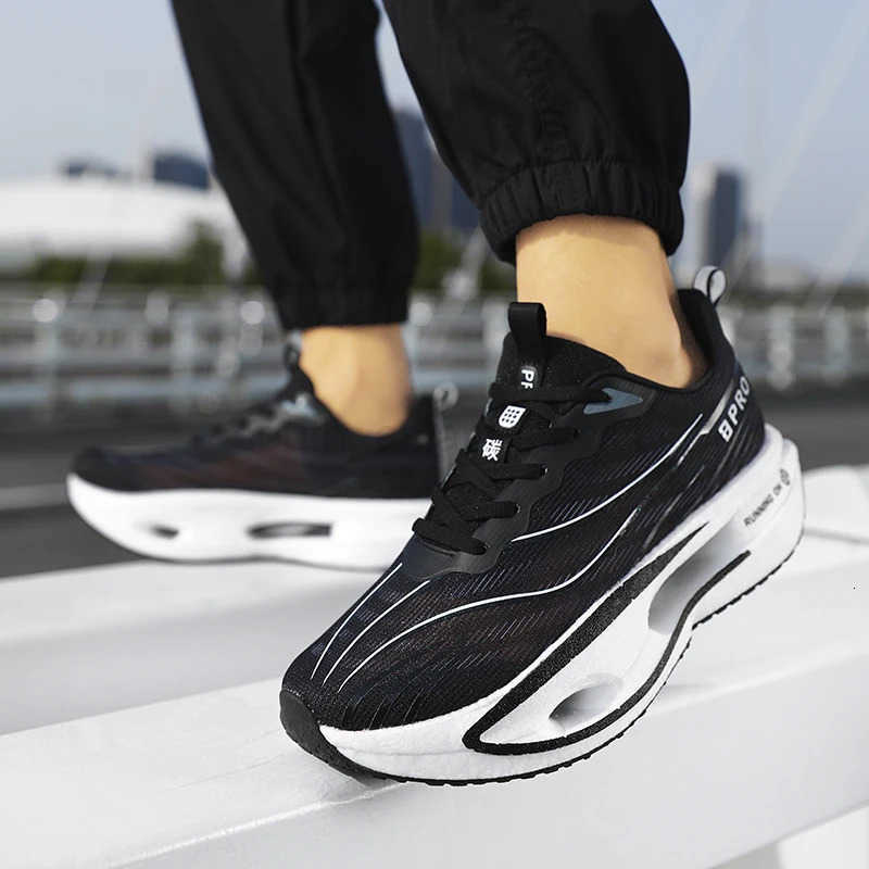 2025 New Mens Sneakers Thick Bottom Cushioning Running Shoes Athletic Training Carbon Plate Jogging Shoes Womens Tennis Shoes Z250805