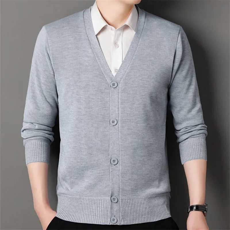 Autumn Winter Mens Casual Knit Cardigan Solid Color Slim Fit Fashion V-Neck Knitted Sweatercoat Men Fleece Warm Sweater Jackets XJ250805