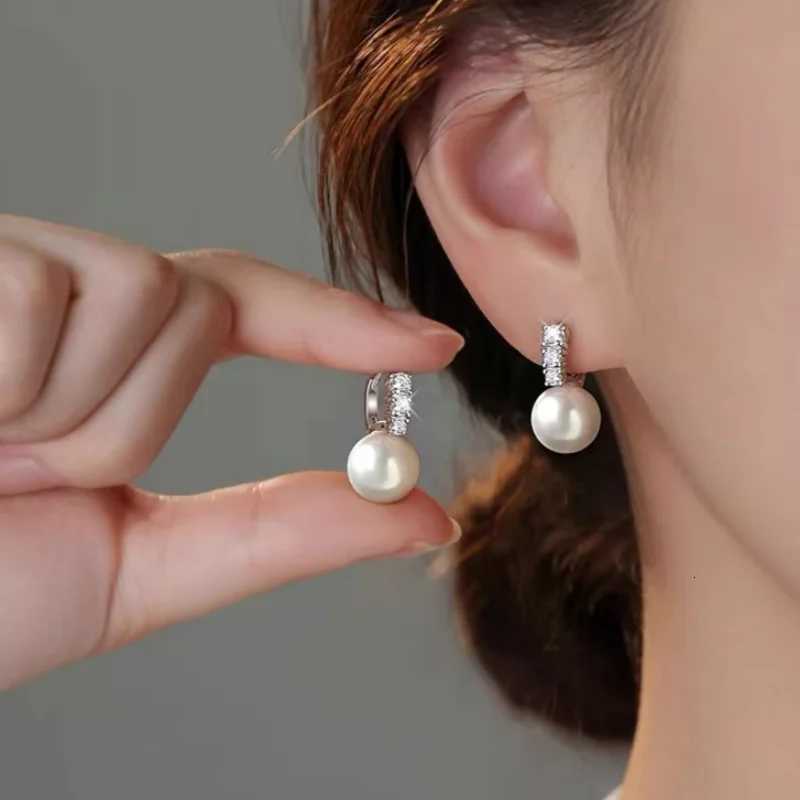 925 Silver Needle Pearl Earrings Light Luxury Cubic Zirconia New High-End Earrings 1 Pair of Elegant Ladies Earrings Y250804