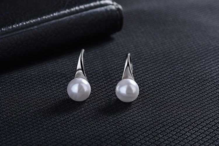925 Silver Elegant Needle Big Clear Freshwater Pearl Earrings Round Sterling Pearl Earrings Jewelry Classic Earrings for Women Y250804