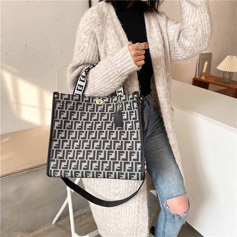 Free delivery designer bag tote Bags For womans fashion casual handbag square crossbody bag