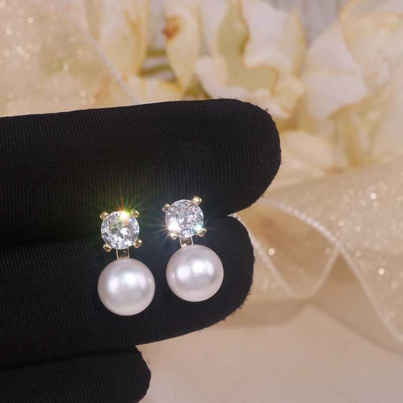 Classic Real Natural Freshwater Pearl Stud Earrings For Women Shiny Zircon Crystal Stud Earrings Female Wedding Party Jewelry Y250804