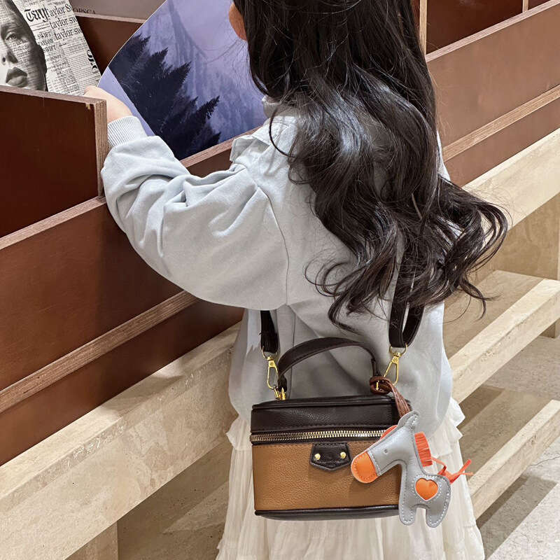 Children's Bucket for Girls, Crossbody Commuter Box Bag, High-End Niche Design, Women's Makeup Handbag, Trendy Small Bag